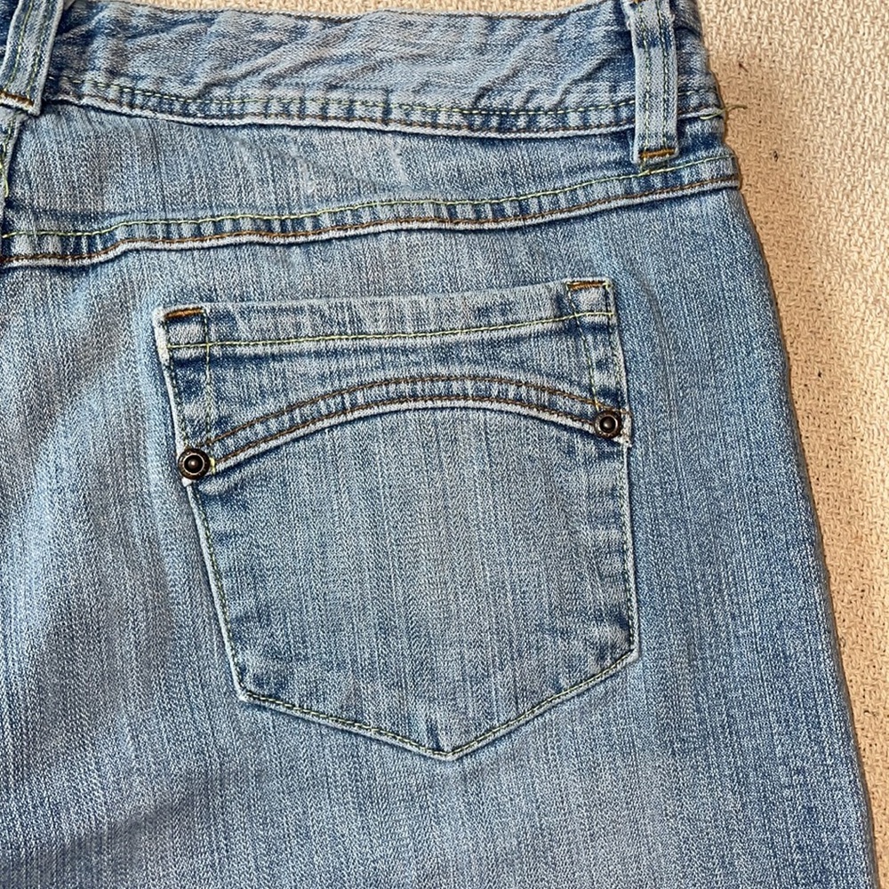 Faded Glory Sz 18 Originals light was capris blue jeans - Picture 5 of 5